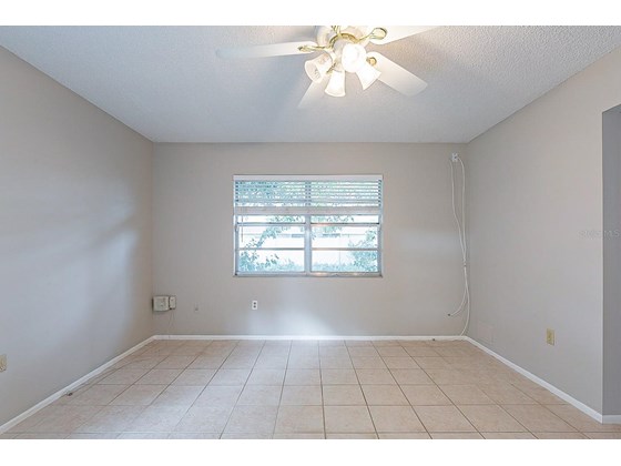 Single Family Home for sale at 3702 32nd Ave W, Bradenton, FL 34205 - MLS Number is O5985581