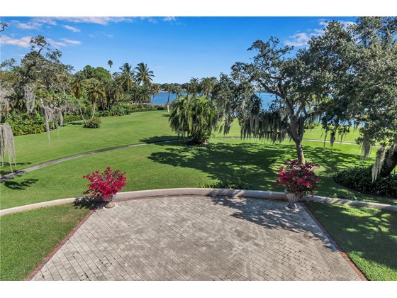Great entertaining locations around the estate - Single Family Home for sale at 5030 Sunrise Dr S, St Petersburg, FL 33705 - MLS Number is U8146766