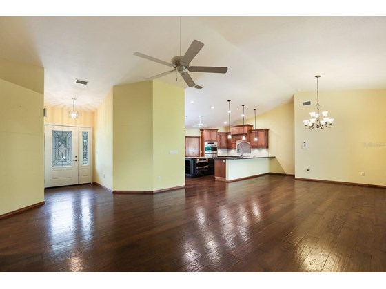 Single Family Home for sale at 908 72nd St Nw, Bradenton, FL 34209 - MLS Number is A4512816