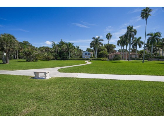 Single Family Home for sale at 4645 Ainsley Pl, Sarasota, FL 34234 - MLS Number is A4514309