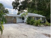 Lots of parking - Single Family Home for sale at 440 S Lime Ave, Sarasota, FL 34237 - MLS Number is A4514383