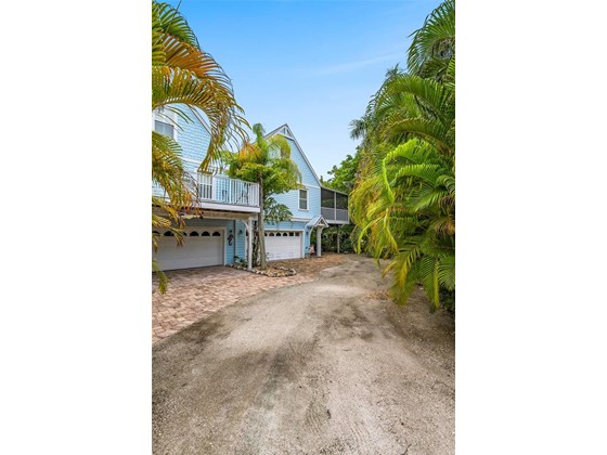 Single Family Home for sale at 231 64th St, Holmes Beach, FL 34217 - MLS Number is A4518052