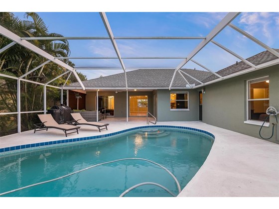 Pool/lanai - Single Family Home for sale at 2823 57th Dr E, Bradenton, FL 34203 - MLS Number is N6119097